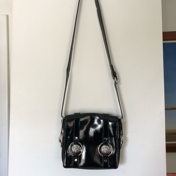 Versace Versus patent leather purse, lion hardware - Picture 8 of 11